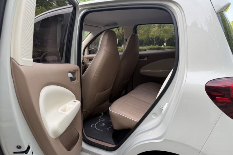 Used Wuling Hongguang MINIEV 2025 Four-Door Version Advanced Edition Interior 5