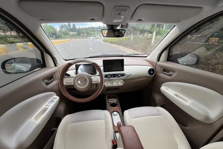 Used Wuling Hongguang MINIEV 2025 Four-Door Version Advanced Edition Interior 5