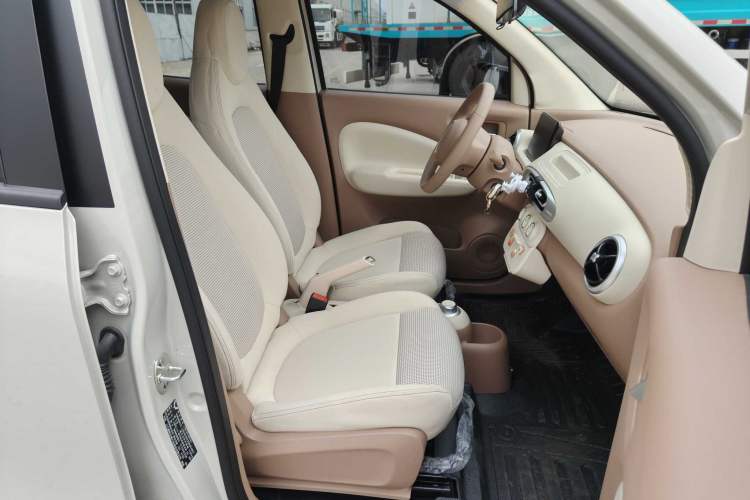Used Wuling Hongguang MINIEV 2025 Four-Door Version Advanced Edition Interior 6