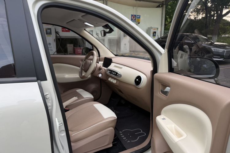 Used Wuling Hongguang MINIEV 2025 Four-Door Version Advanced Edition Interior 6