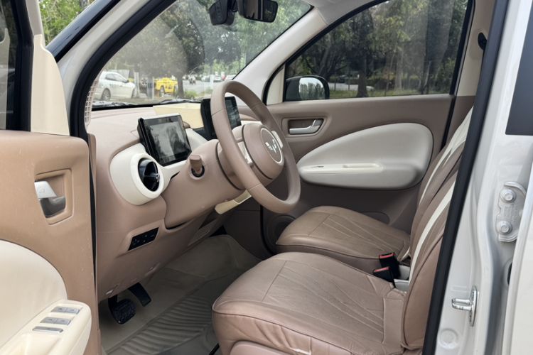 Used Wuling Hongguang MINIEV 2025 Four-Door Version Zhenxiang+ Edition Interior 6