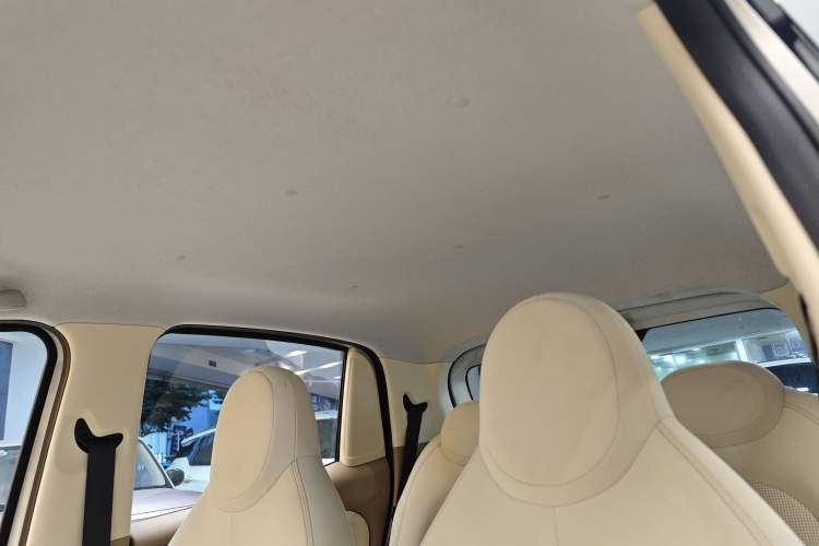 Used Wuling Hongguang MINIEV 2025 Four-Door Version Premium Edition Interior 7