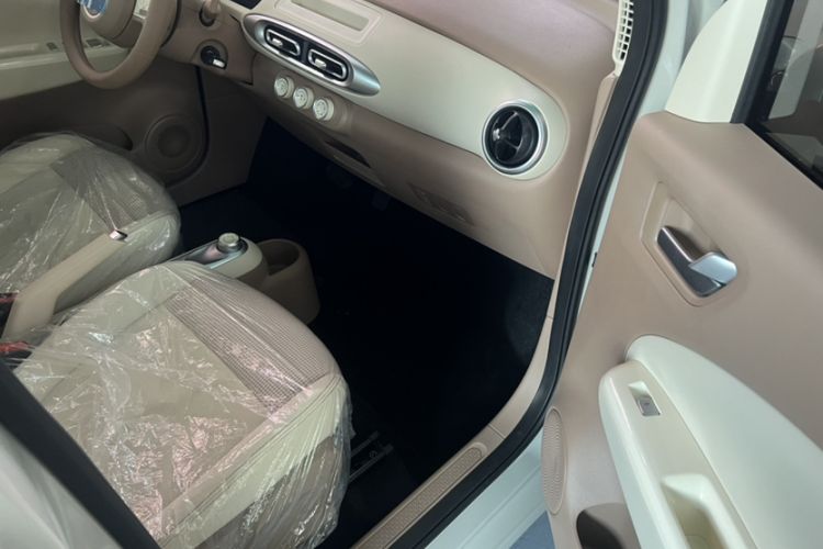Used Wuling Hongguang MINIEV 2025 Four-Door Version Advanced Edition Interior 7