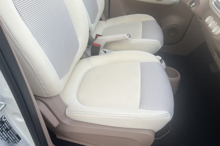 Used Wuling Hongguang MINIEV 2025 Four-Door Version Advanced Edition Interior 7