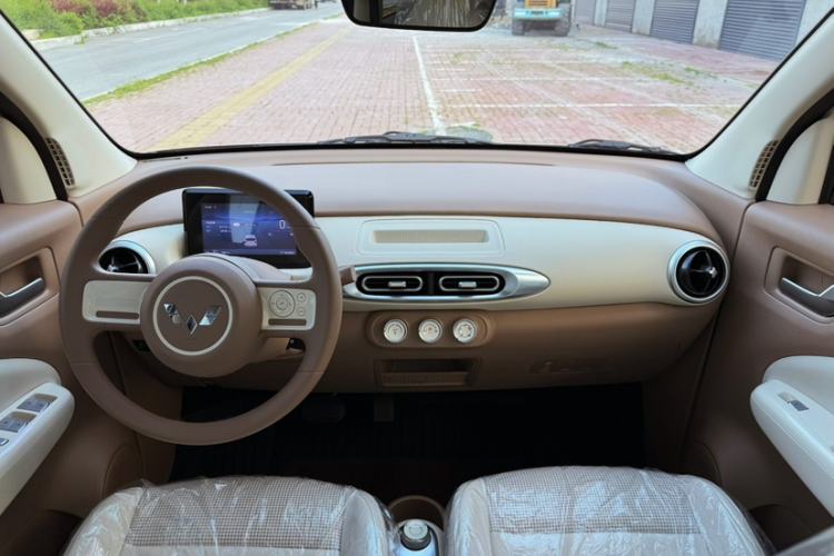 Used Wuling Hongguang MINIEV 2025 Four-Door Version Advanced Edition Interior 7