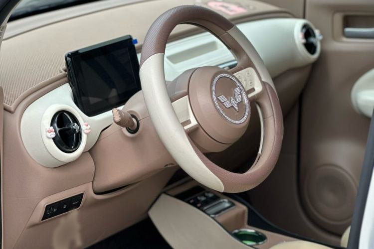 Used Wuling Hongguang MINIEV 2025 Four-Door Version Advanced Edition Interior 7