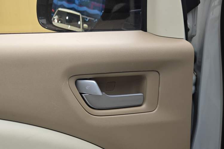Used Wuling Hongguang MINIEV 2025 Four-Door Version Premium Edition Interior 8