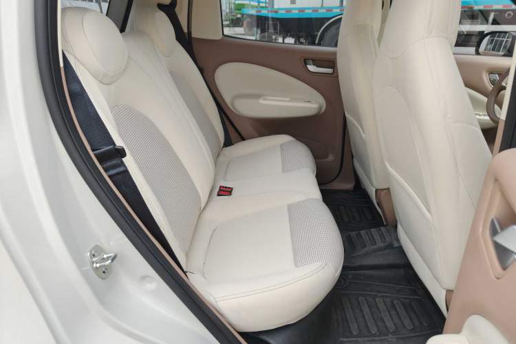 Used Wuling Hongguang MINIEV 2025 Four-Door Version Advanced Edition Interior 8