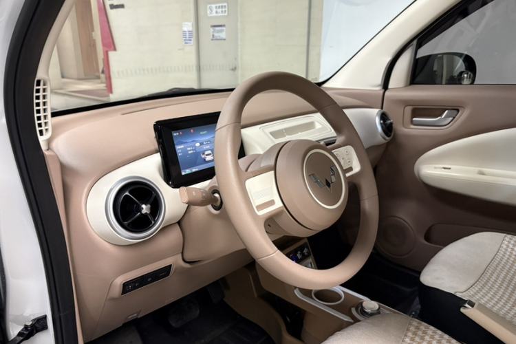 Used Wuling Hongguang MINIEV 2025 Four-Door Version Advanced Edition Interior 8