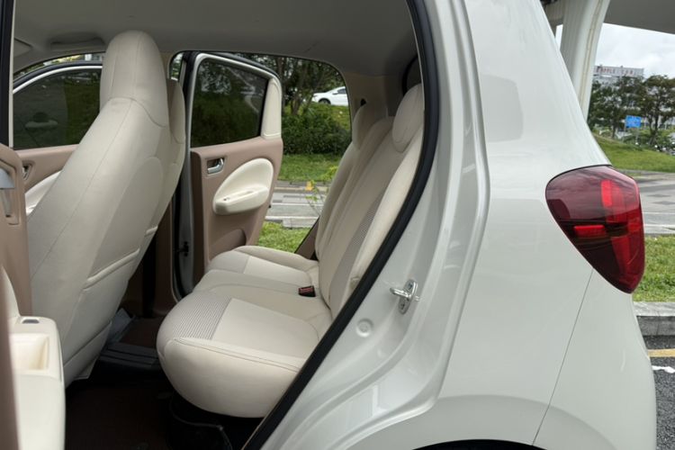 Used Wuling Hongguang MINIEV 2025 Four-Door Version Advanced Edition Interior 9
