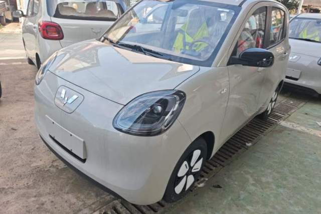 Ojetý Wuling Hongguang MINIEV 2025 Four-Door Version Advanced Edition