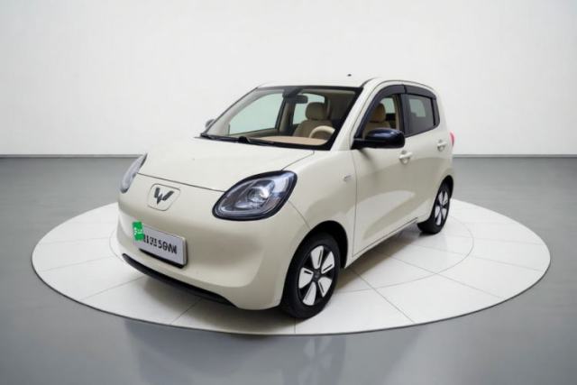 Ojetý Wuling Hongguang MINIEV 2025 Four-Door Version Advanced Edition