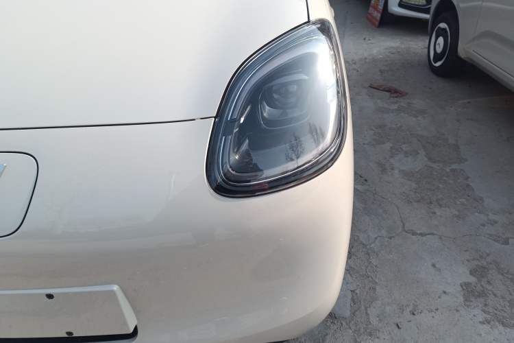 Used Wuling Hongguang MINIEV 2025 Four-Door Version Advanced Edition Left Front Headlight
