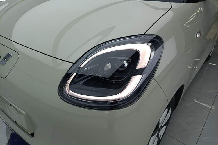 Used Wuling Hongguang MINIEV 2025 Four-Door Version 301km Zhenxiang+ Model Left Front Headlight