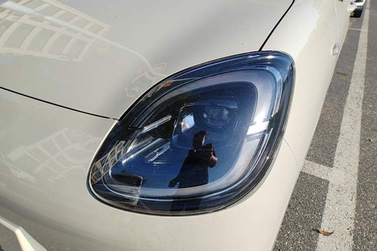Used Wuling Hongguang MINIEV 2025 Four-Door Version Advanced Edition Left Front Headlight