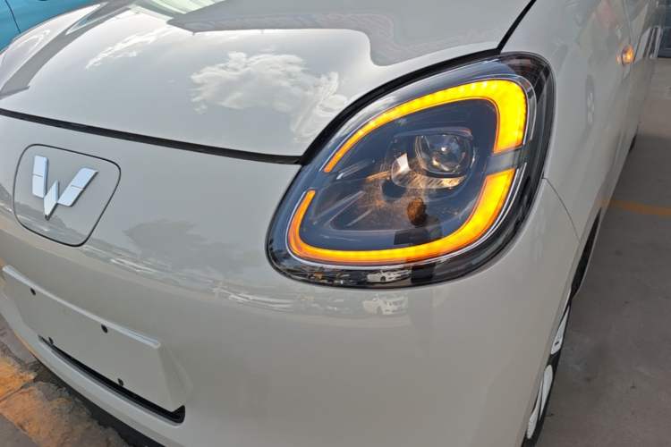 Used Wuling Hongguang MINIEV 2025 Four-Door Version Advanced Edition Left Front Headlight