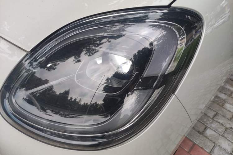 Used Wuling Hongguang MINIEV 2025 Four-Door Version Advanced Edition Left Front Headlight