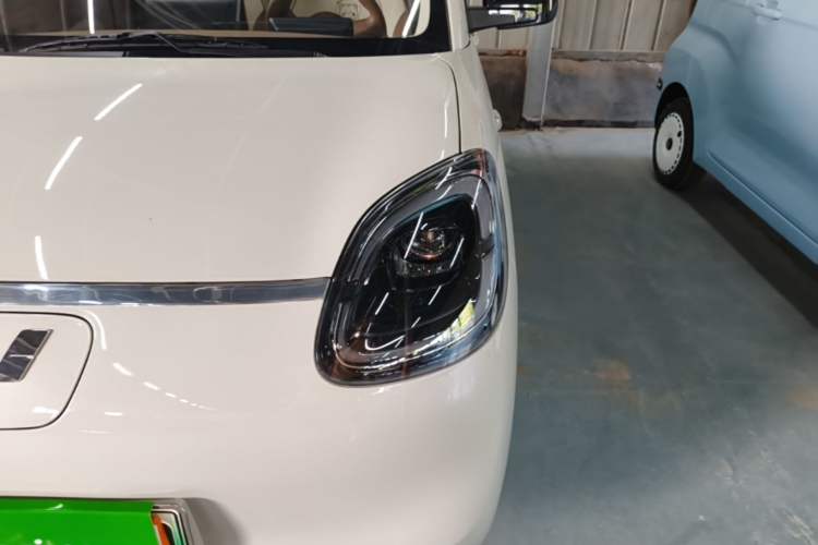 Used Wuling Hongguang MINIEV 2025 Four-Door Version Advanced Edition Left Front Headlight