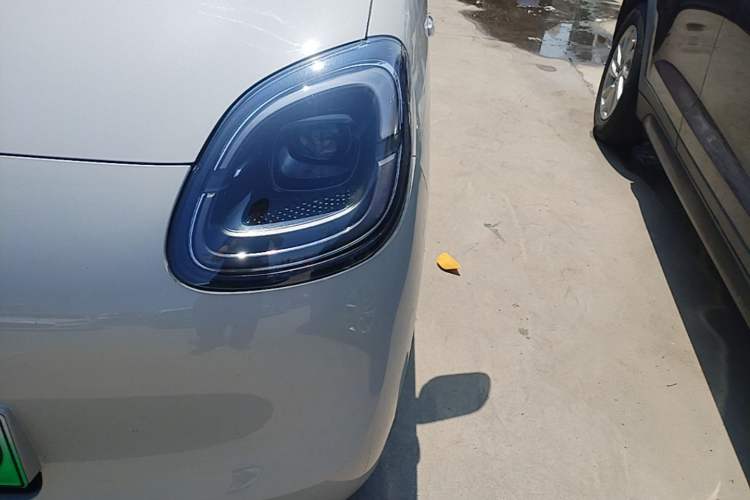 Used Wuling Hongguang MINIEV 2025 Four-Door Version Advanced Edition Left Front Headlight