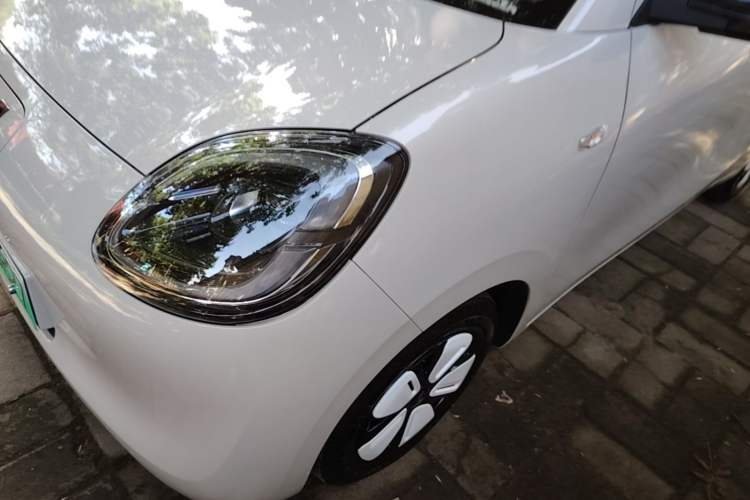 Used Wuling Hongguang MINIEV 2025 Four-Door Version Advanced Edition Left Front Headlight