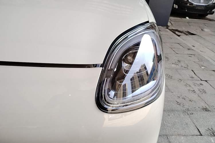 Used Wuling Hongguang MINIEV 2025 Four-Door Version Advanced Edition Left Front Headlight