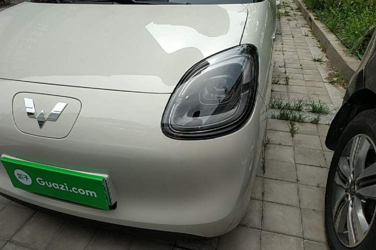 Used Wuling Hongguang MINIEV 2025 Four-Door Version Advanced Edition Left Front Headlight