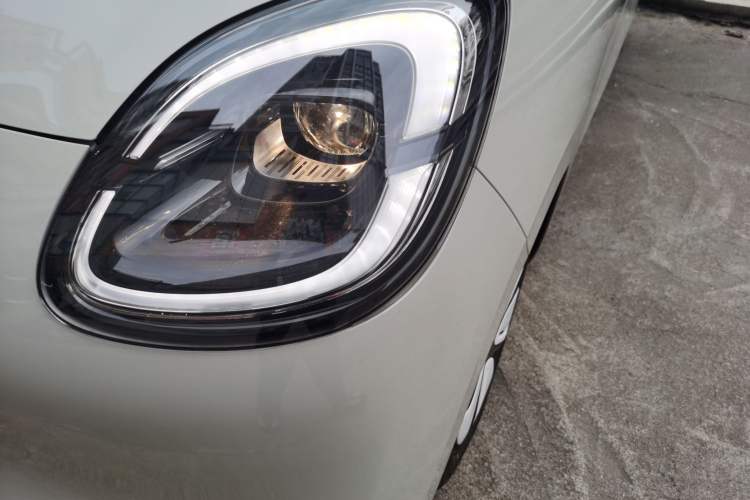 Used Wuling Hongguang MINIEV 2025 Four-Door Version Advanced Edition Left Front Headlight