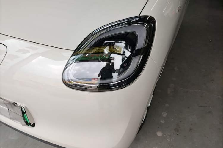 Used Wuling Hongguang MINIEV 2025 Four-Door Version Premium Edition Left Front Headlight