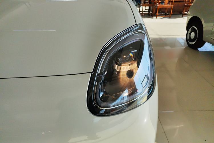 Used Wuling Hongguang MINIEV 2025 Four-Door Version Advanced Edition Left Front Headlight