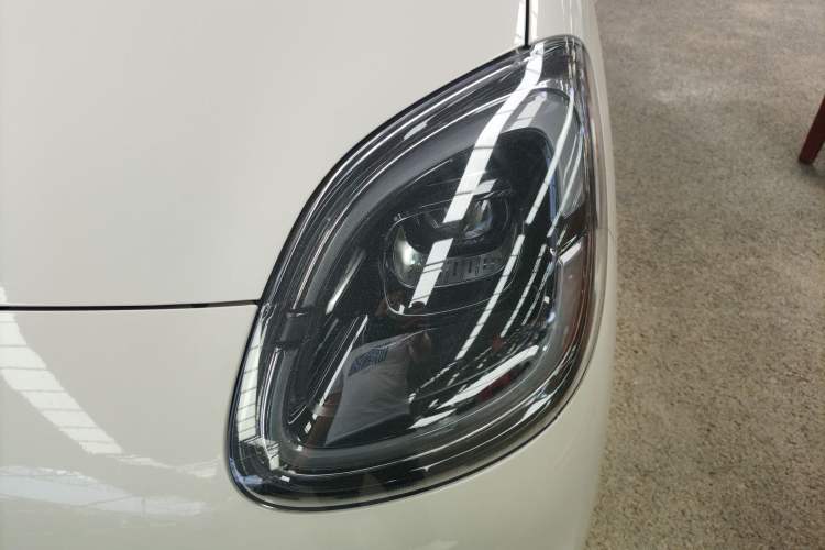 Used Wuling Hongguang MINIEV 2025 Four-Door Version Advanced Edition Left Front Headlight