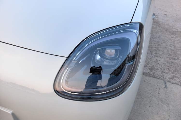 Used Wuling Hongguang MINIEV 2025 Four-Door Version Premium Edition Left Front Headlight