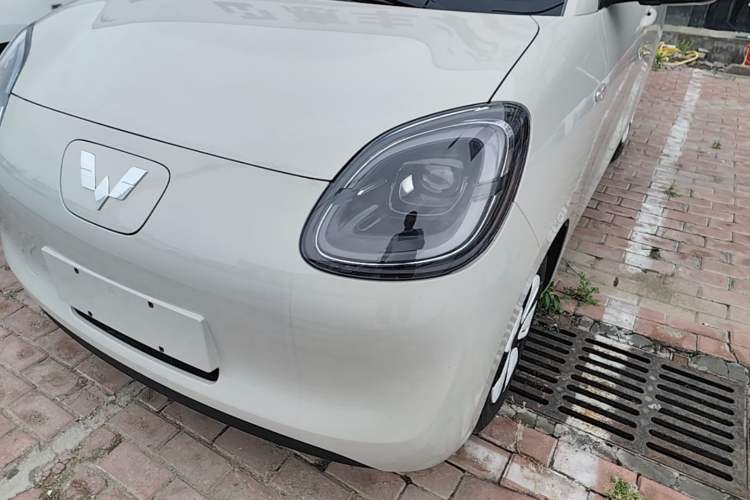 Used Wuling Hongguang MINIEV 2025 Four-Door Version Advanced Edition Left Front Headlight
