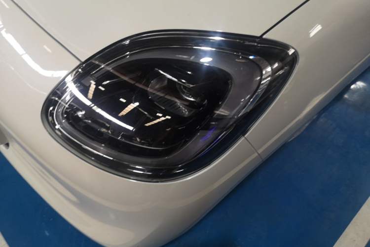 Used Wuling Hongguang MINIEV 2025 Four-Door Version Advanced Edition Left Front Headlight