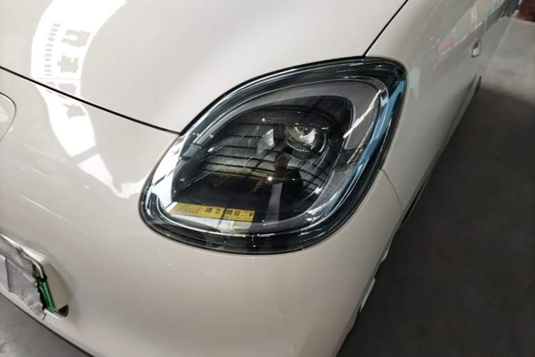Used Wuling Hongguang MINIEV 2025 Four-Door Version Advanced Edition Left Front Headlight