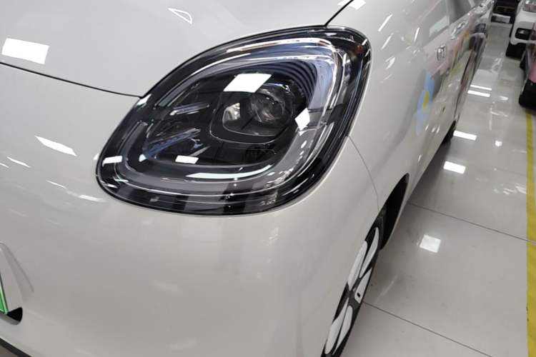 Used Wuling Hongguang MINIEV 2025 Four-Door Version Advanced Edition Left Front Headlight