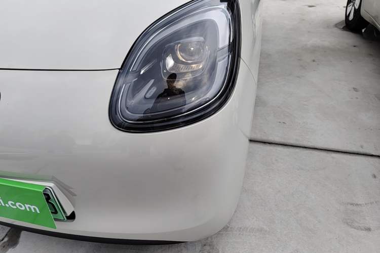 Used Wuling Hongguang MINIEV 2025 Four-Door Version Advanced Edition Left Front Headlight