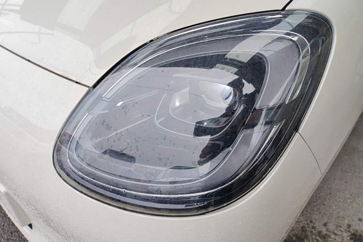 Used Wuling Hongguang MINIEV 2025 Four-Door Version Advanced Edition Left Front Headlight