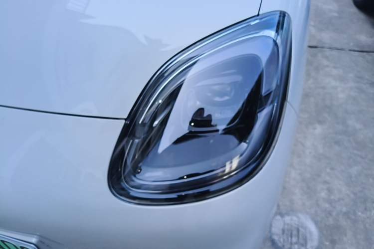 Used Wuling Hongguang MINIEV 2025 Four-Door Version Advanced Edition Left Front Headlight