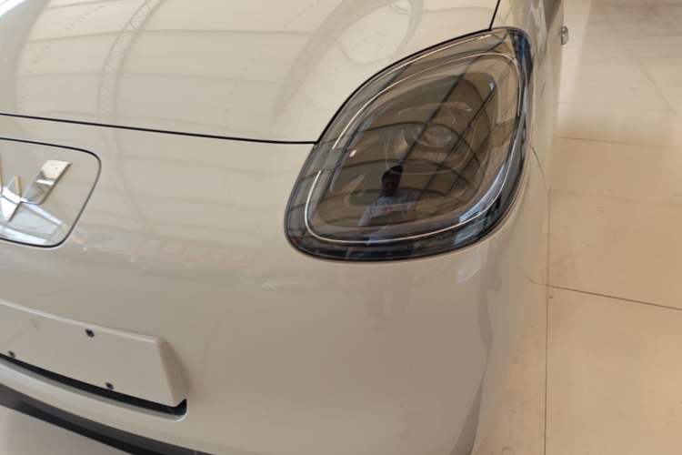 Used Wuling Hongguang MINIEV 2025 Four-Door Version Advanced Edition Left Front Headlight