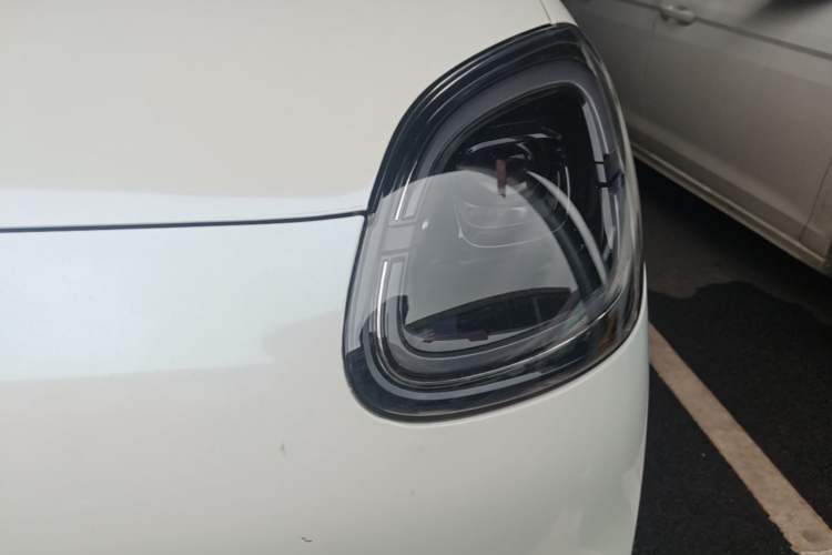 Used Wuling Hongguang MINIEV 2025 Four-Door Version Advanced Edition Left Front Headlight