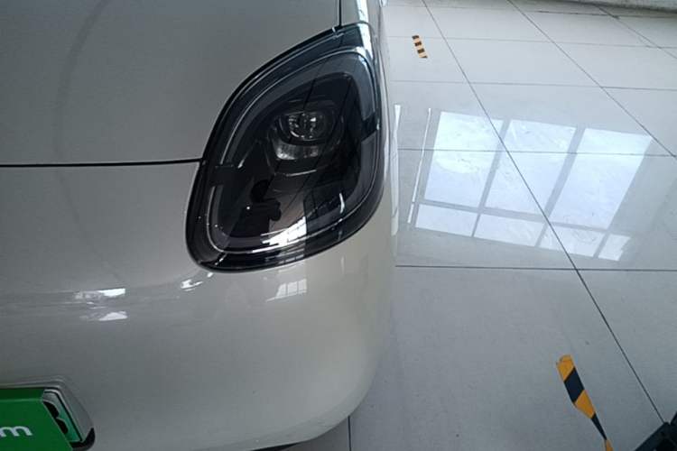 Used Wuling Hongguang MINIEV 2025 Four-Door Version Advanced Edition Left Front Headlight