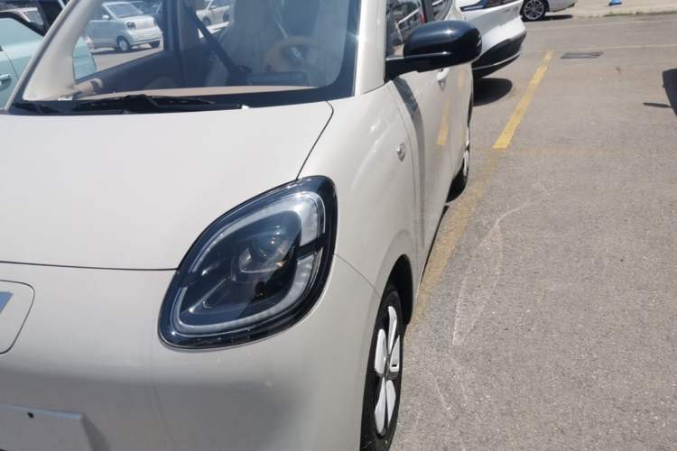 Used Wuling Hongguang MINIEV 2025 Four-Door Version Advanced Edition Left Front Headlight
