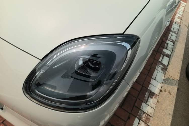 Used Wuling Hongguang MINIEV 2025 Four-Door Version Advanced Edition Left Front Headlight