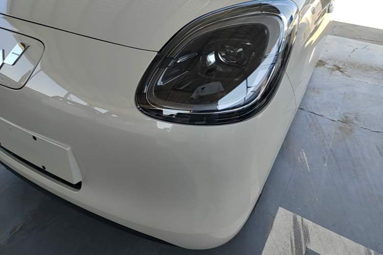Used Wuling Hongguang MINIEV 2025 Four-Door Version Advanced Edition Left Front Headlight