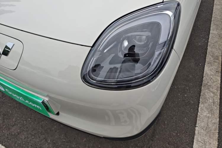 Used Wuling Hongguang MINIEV 2025 Four-Door Version Advanced Edition Left Front Headlight