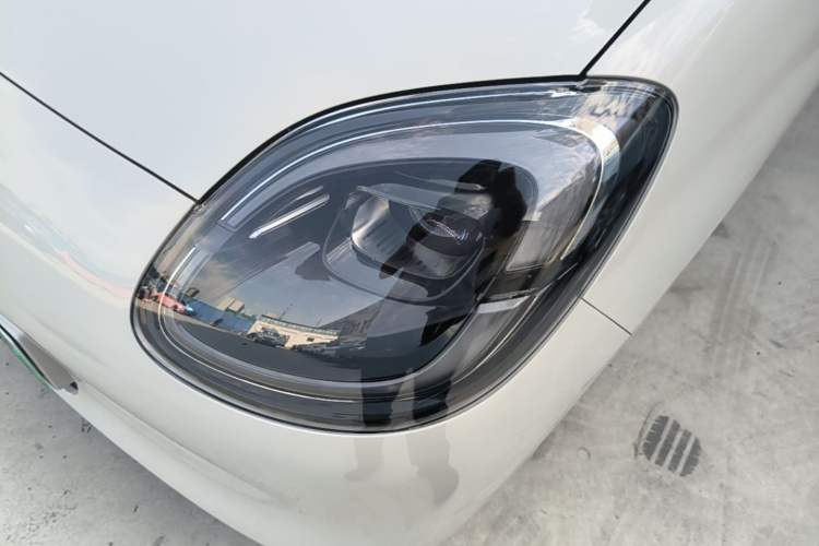 Used Wuling Hongguang MINIEV 2025 Four-Door Version Advanced Edition Left Front Headlight