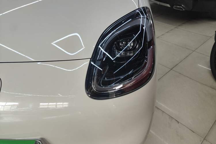 Used Wuling Hongguang MINIEV 2025 Four-Door Version Advanced Edition Left Front Headlight