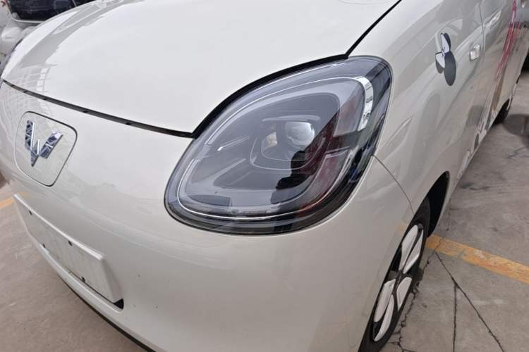 Used Wuling Hongguang MINIEV 2025 Four-Door Version Advanced Edition Left Front Headlight