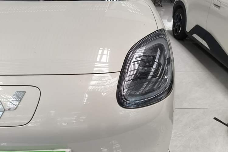 Used Wuling Hongguang MINIEV 2025 Four-Door Version Advanced Edition Left Front Headlight