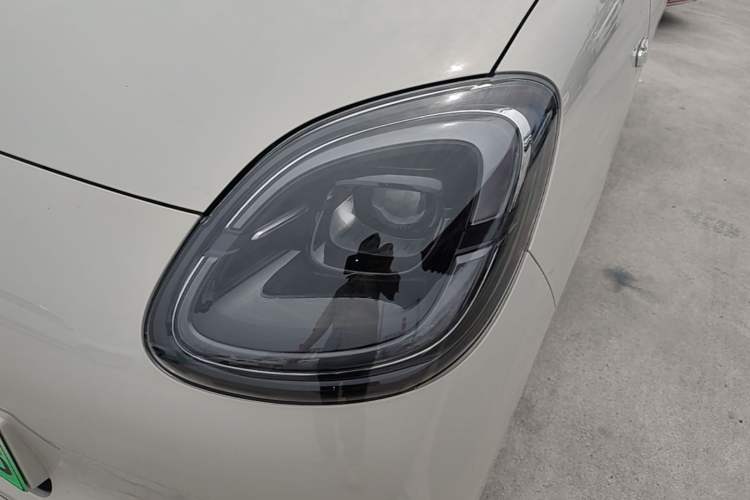 Used Wuling Hongguang MINIEV 2025 Four-Door Version Advanced Edition Left Front Headlight